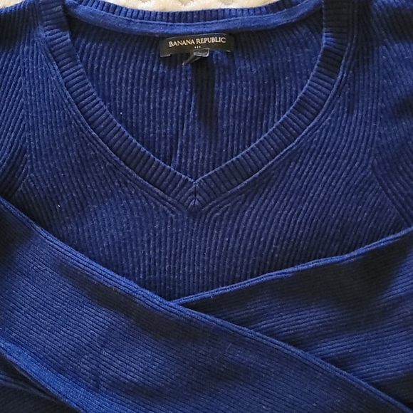 NAVY V-SHAPE PULLOVER - Picture 6 of 7